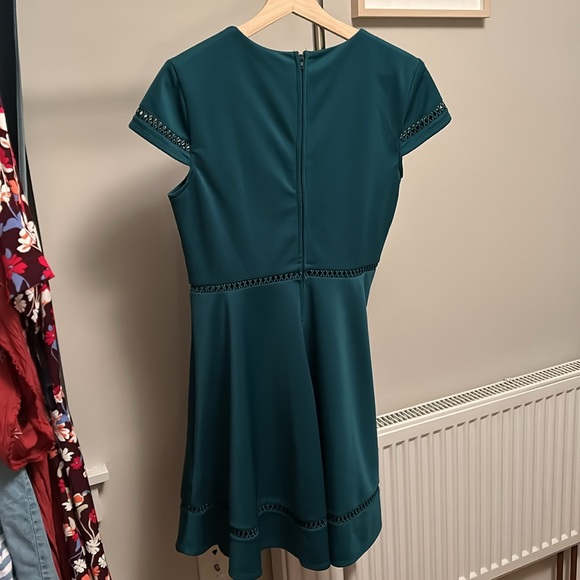 Green Cutout Dress - Picture 3 of 5